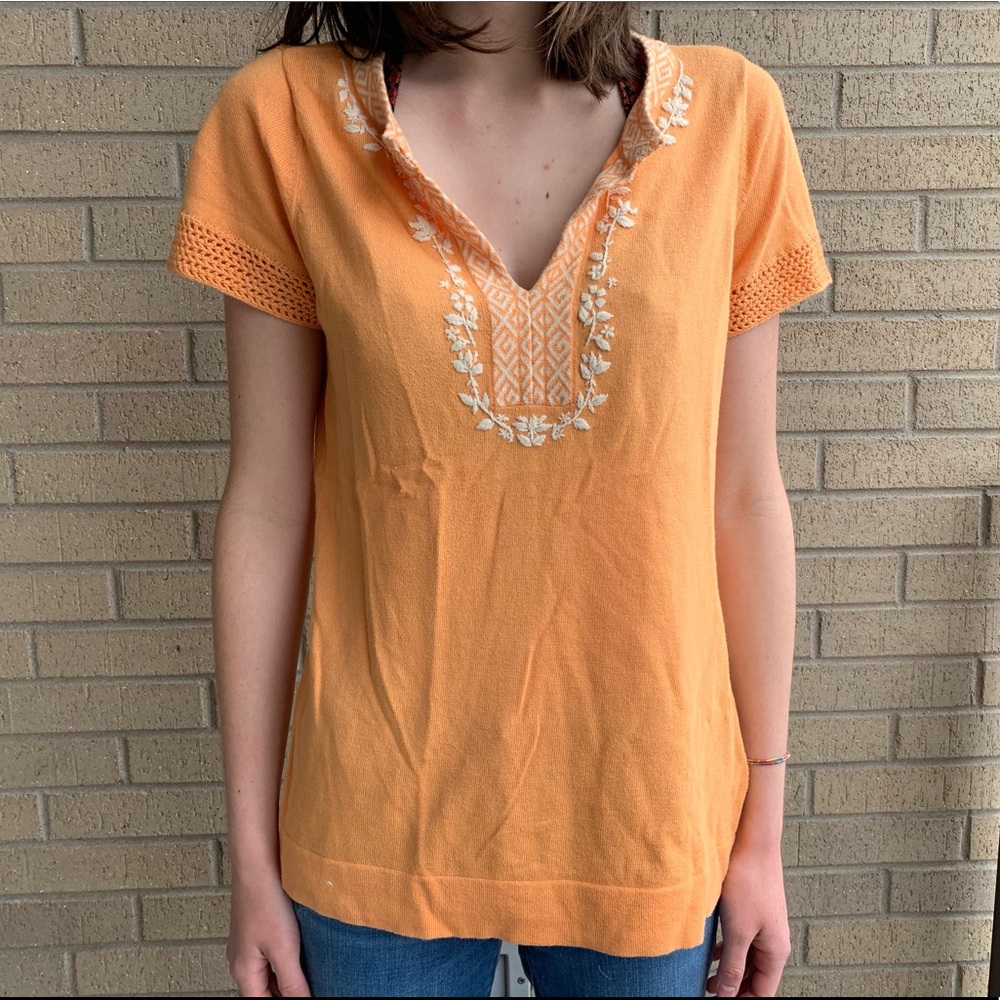 🍊BananaRepublic-LightOrangeEmborideredSmockTop🍊